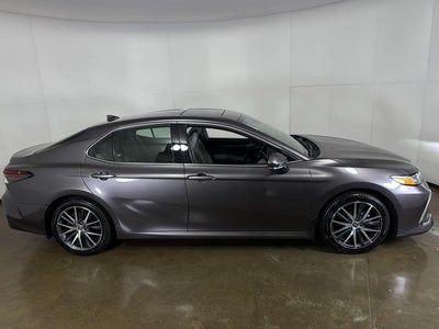 2024 Toyota Camry Hybrid XLE