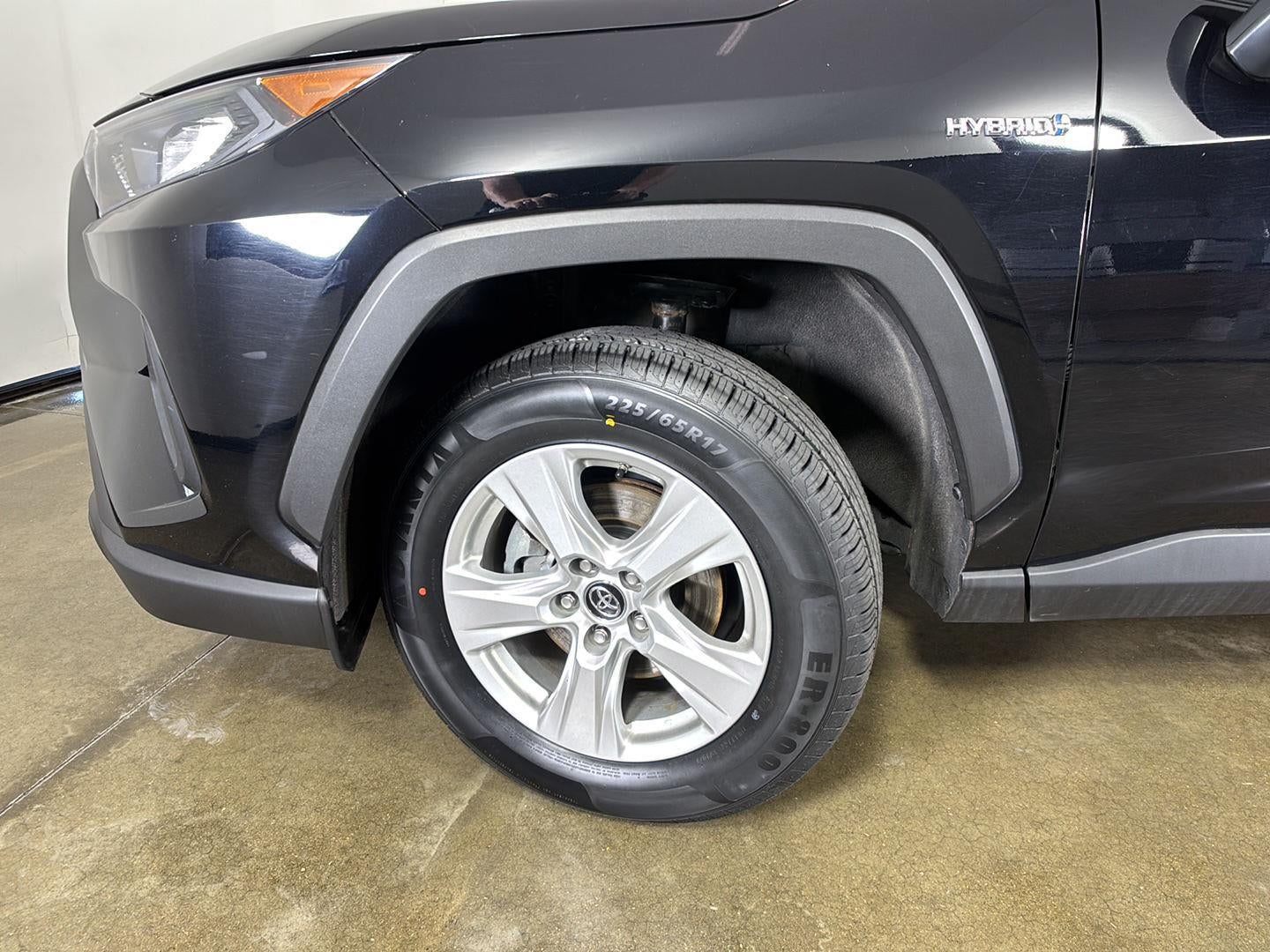 2021 Toyota RAV4 Hybrid LE