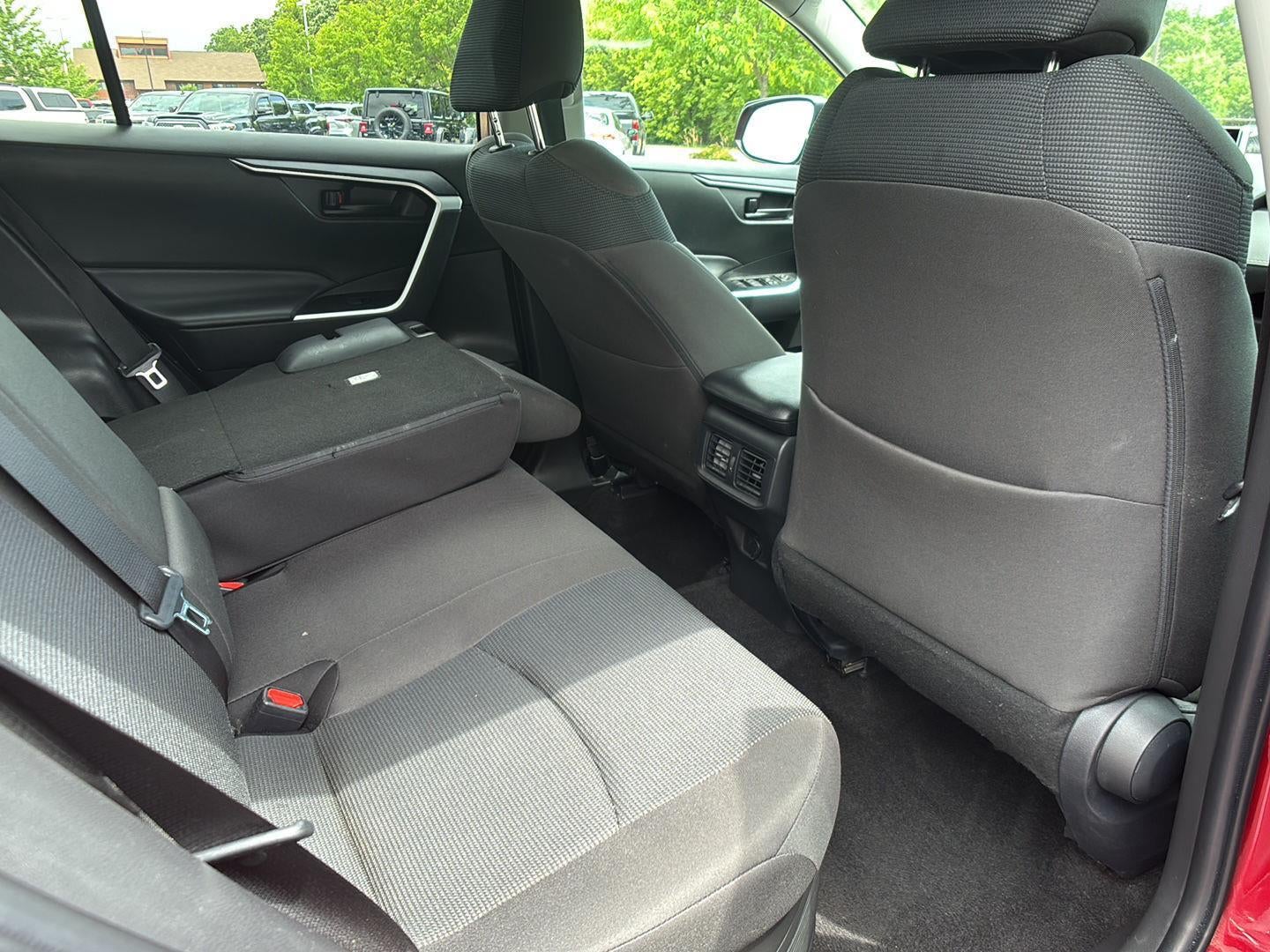 2025 Toyota RAV4 HYBRID LE