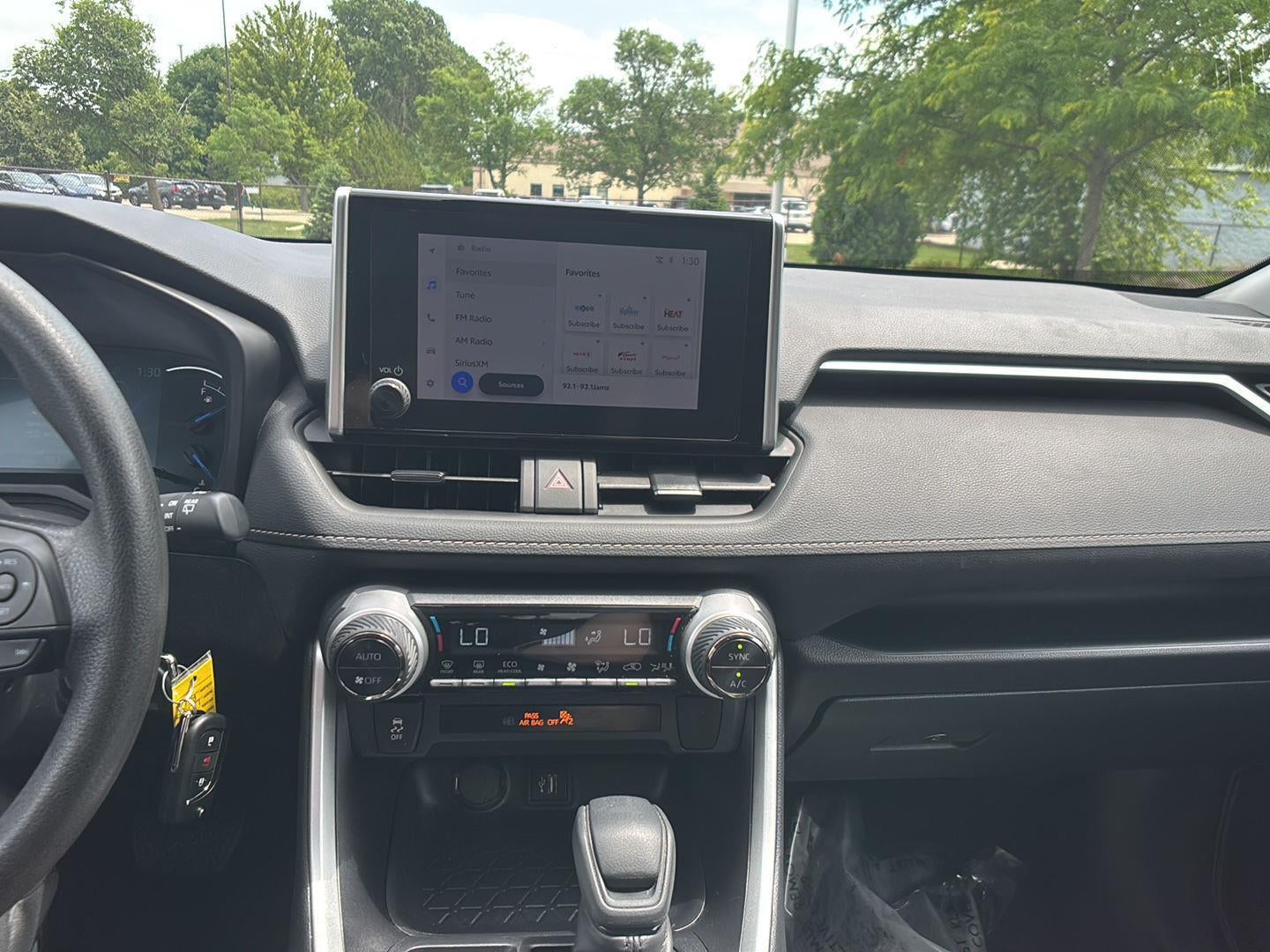 2025 Toyota RAV4 HYBRID LE