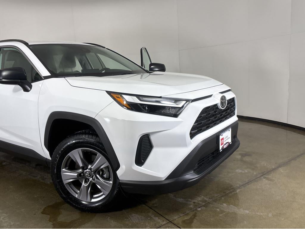 2025 Toyota RAV4 HYBRID LE