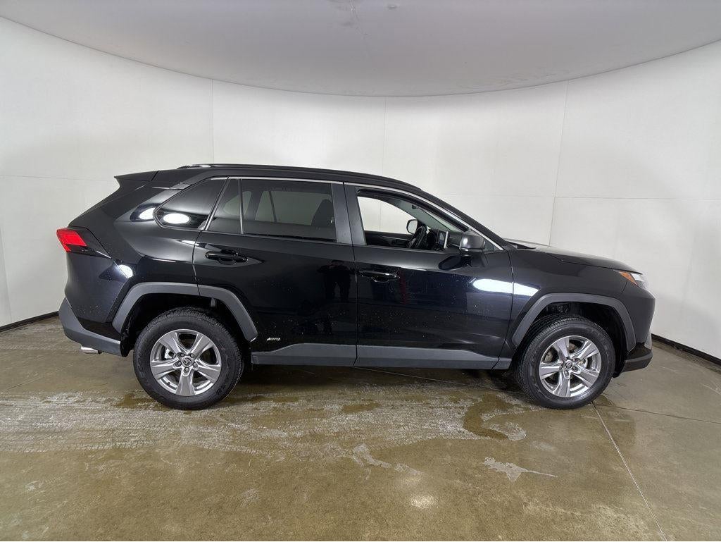 2025 Toyota RAV4 HYBRID LE