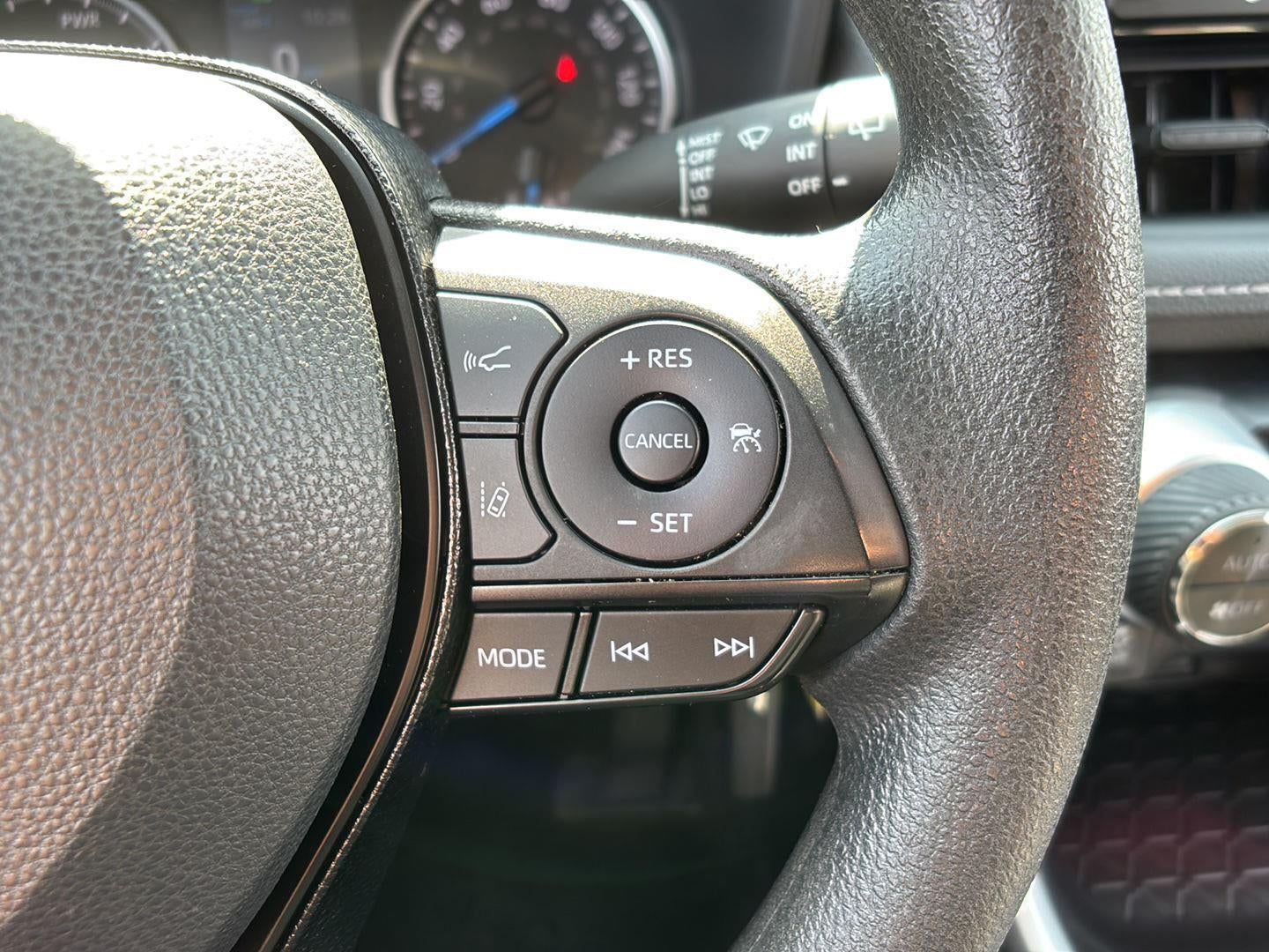 2021 Toyota Rav4 Hybrid LE AWD (Natl)