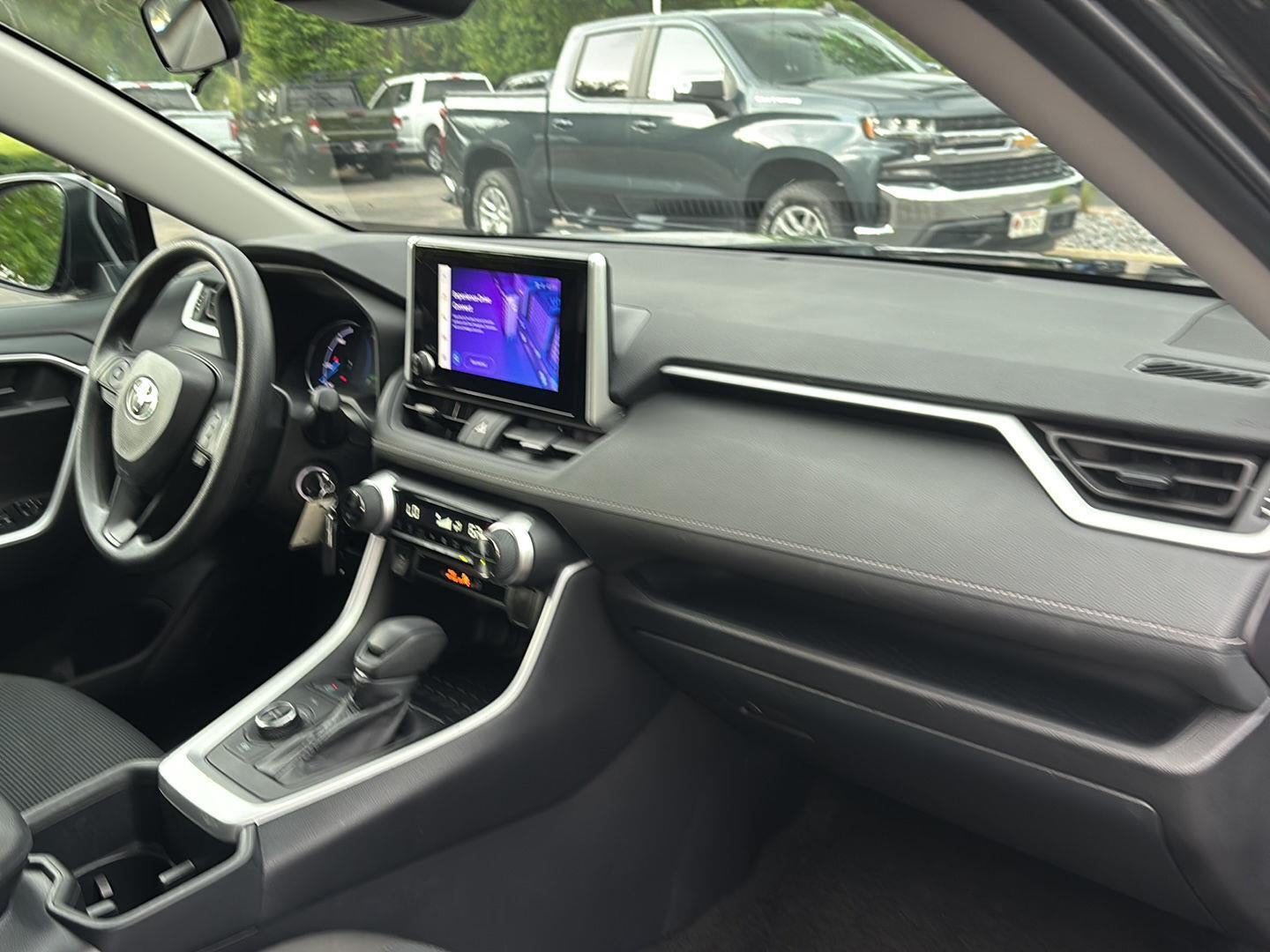 2025 Toyota RAV4 HYBRID LE