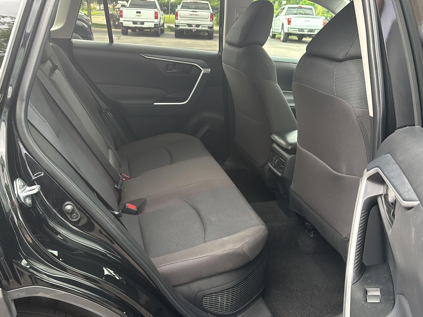 2025 Toyota RAV4 HYBRID LE