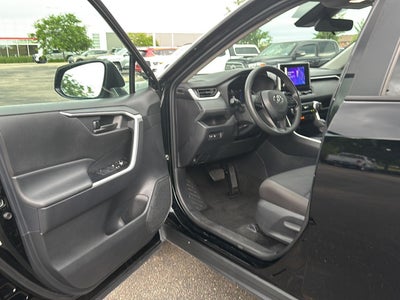 2025 Toyota RAV4 HYBRID LE