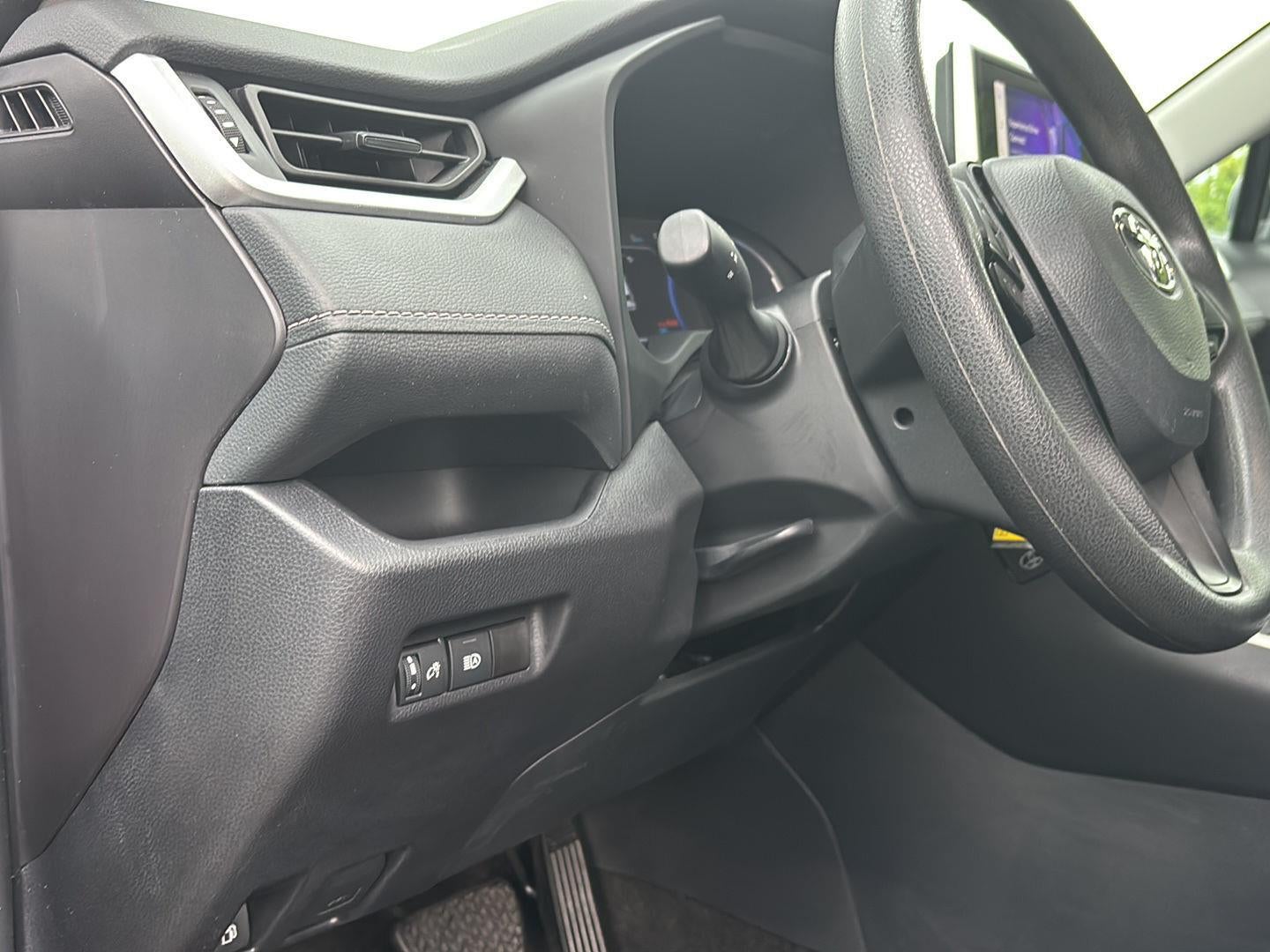 2025 Toyota RAV4 HYBRID LE