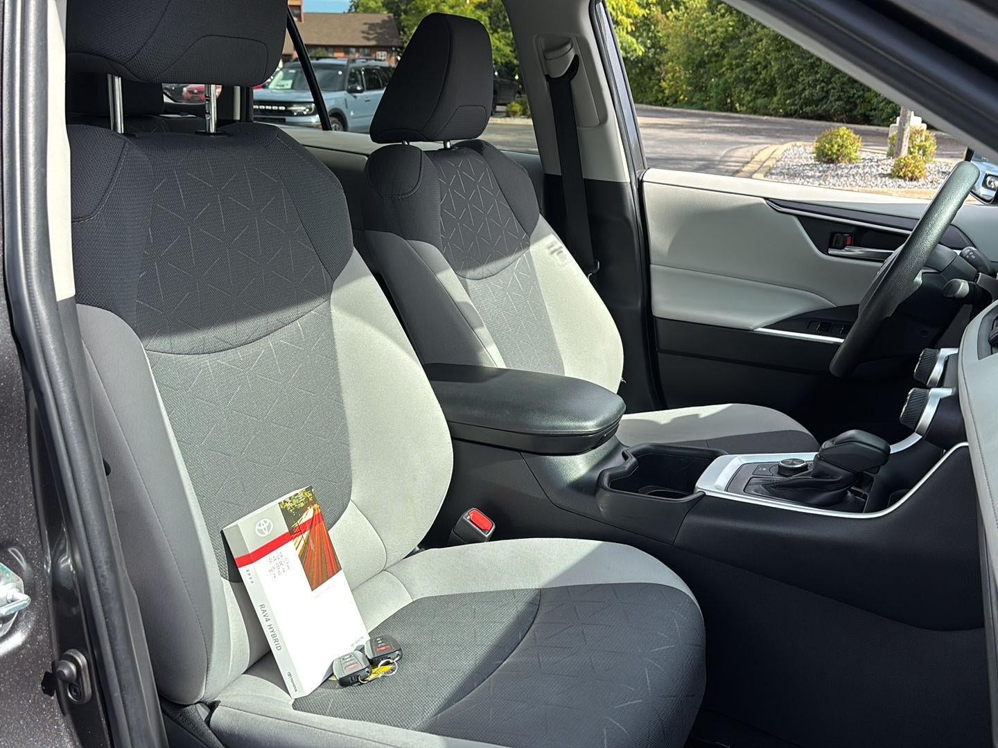 2023 Toyota Rav4 Hybrid XLE