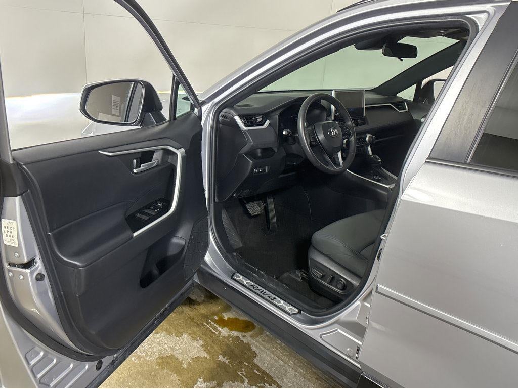 2023 Toyota RAV4 HYBRID SE