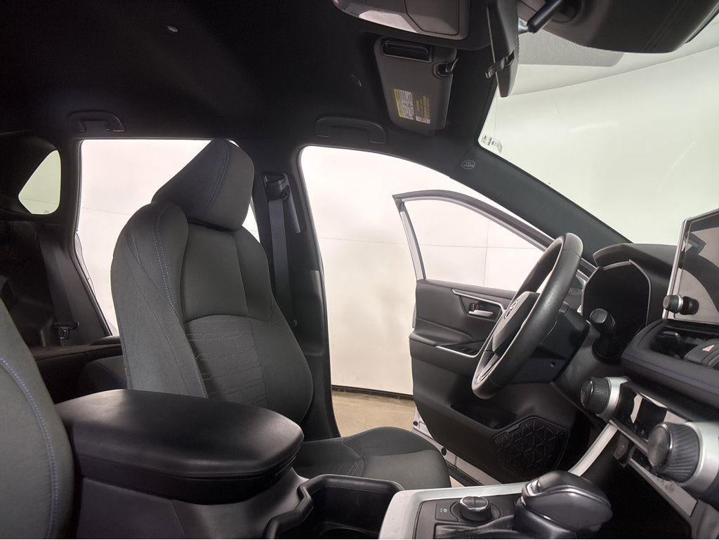 2023 Toyota RAV4 HYBRID SE