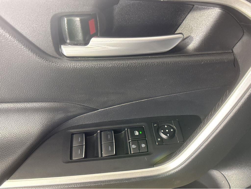 2023 Toyota RAV4 HYBRID SE