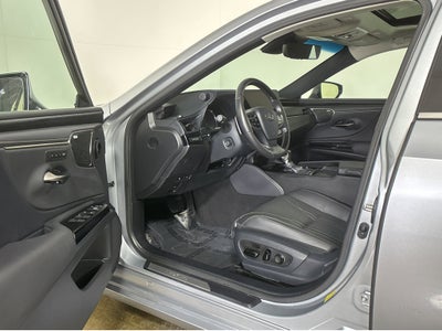 2024 Lexus ES ES 300h Luxury