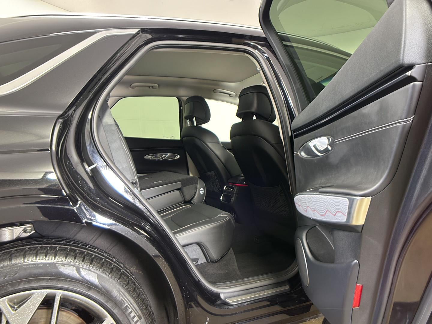 2024 Genesis Gv70 2.5T