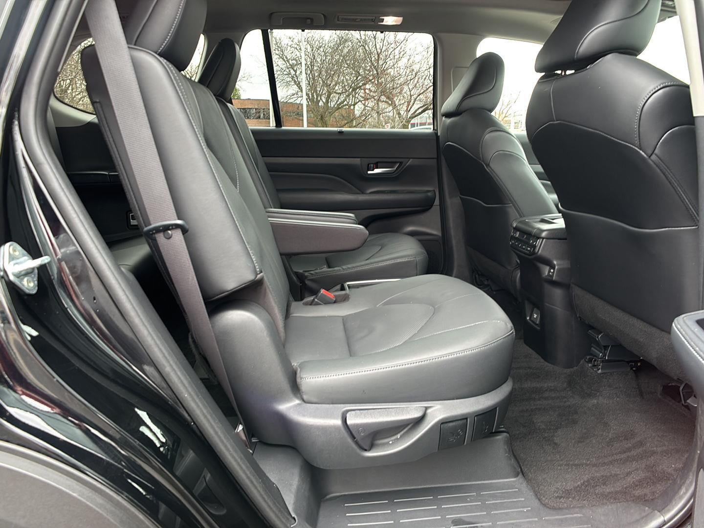 2024 Toyota GRAND HIGHLANDER Base