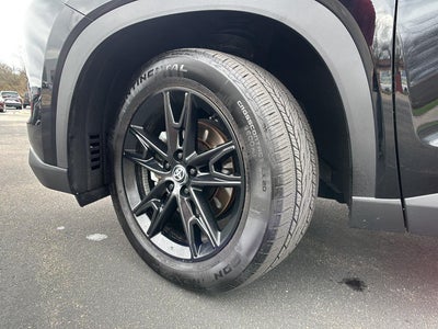 2024 Toyota GRAND HIGHLANDER Base