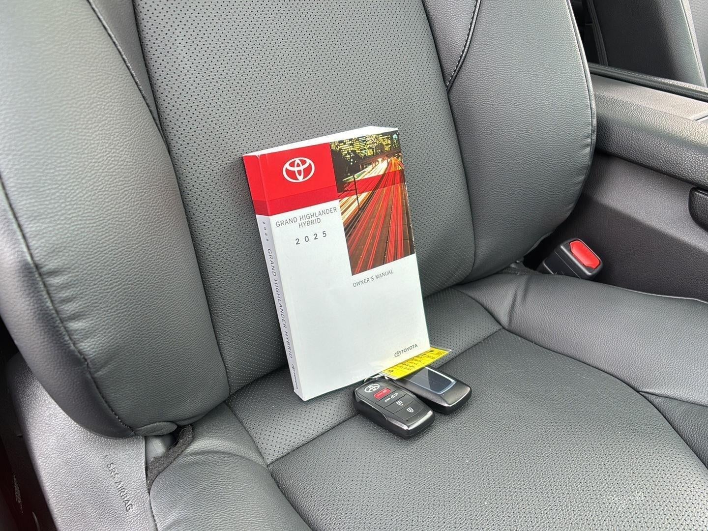 2025 Toyota Grand Highlander Hybrid XLE