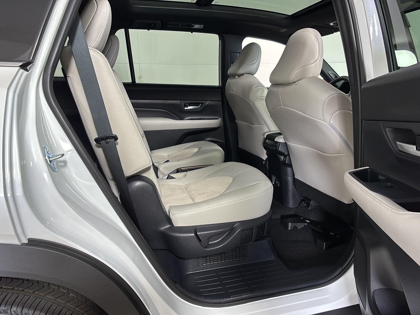 2025 Toyota Grand Highlander Hybrid MAX Platinum