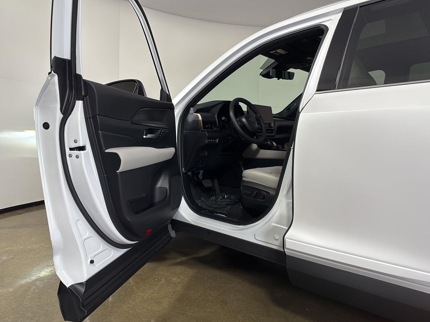 2025 Toyota Grand Highlander Hybrid MAX Platinum