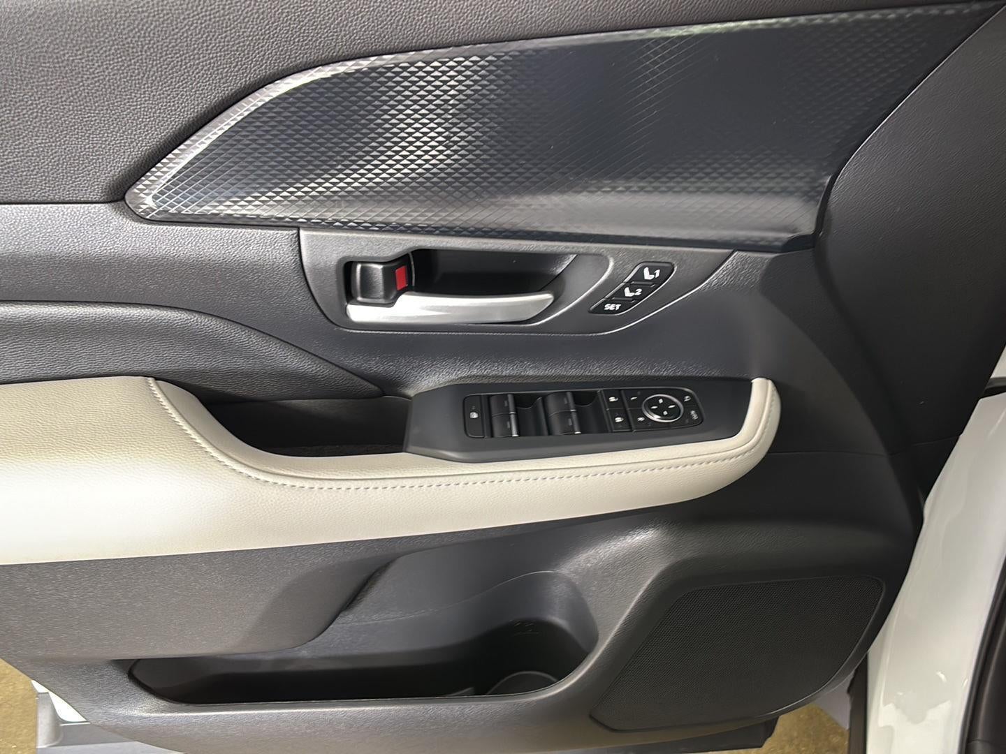 2025 Toyota Grand Highlander Hybrid MAX Platinum