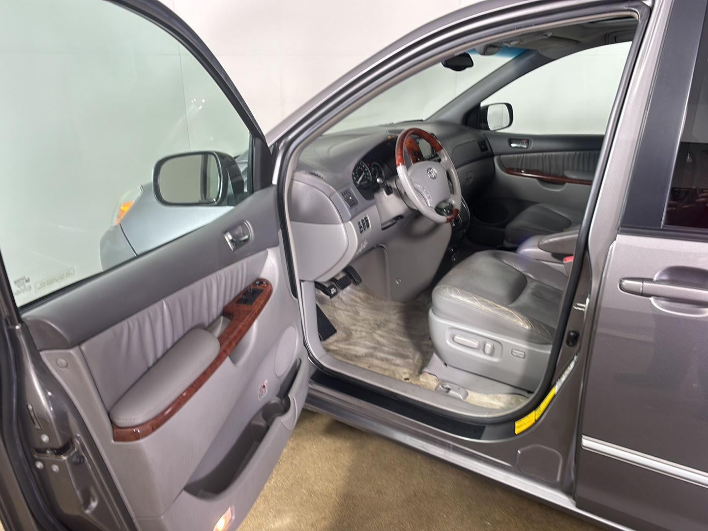 2005 Toyota Sienna XLE Limited