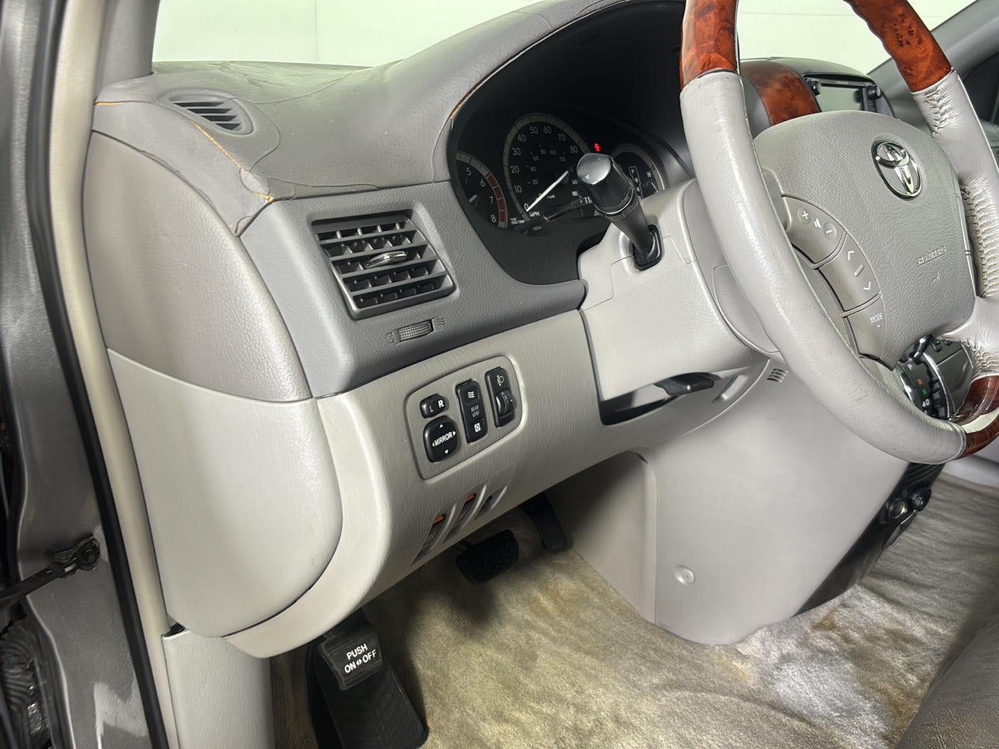 2005 Toyota Sienna XLE Limited