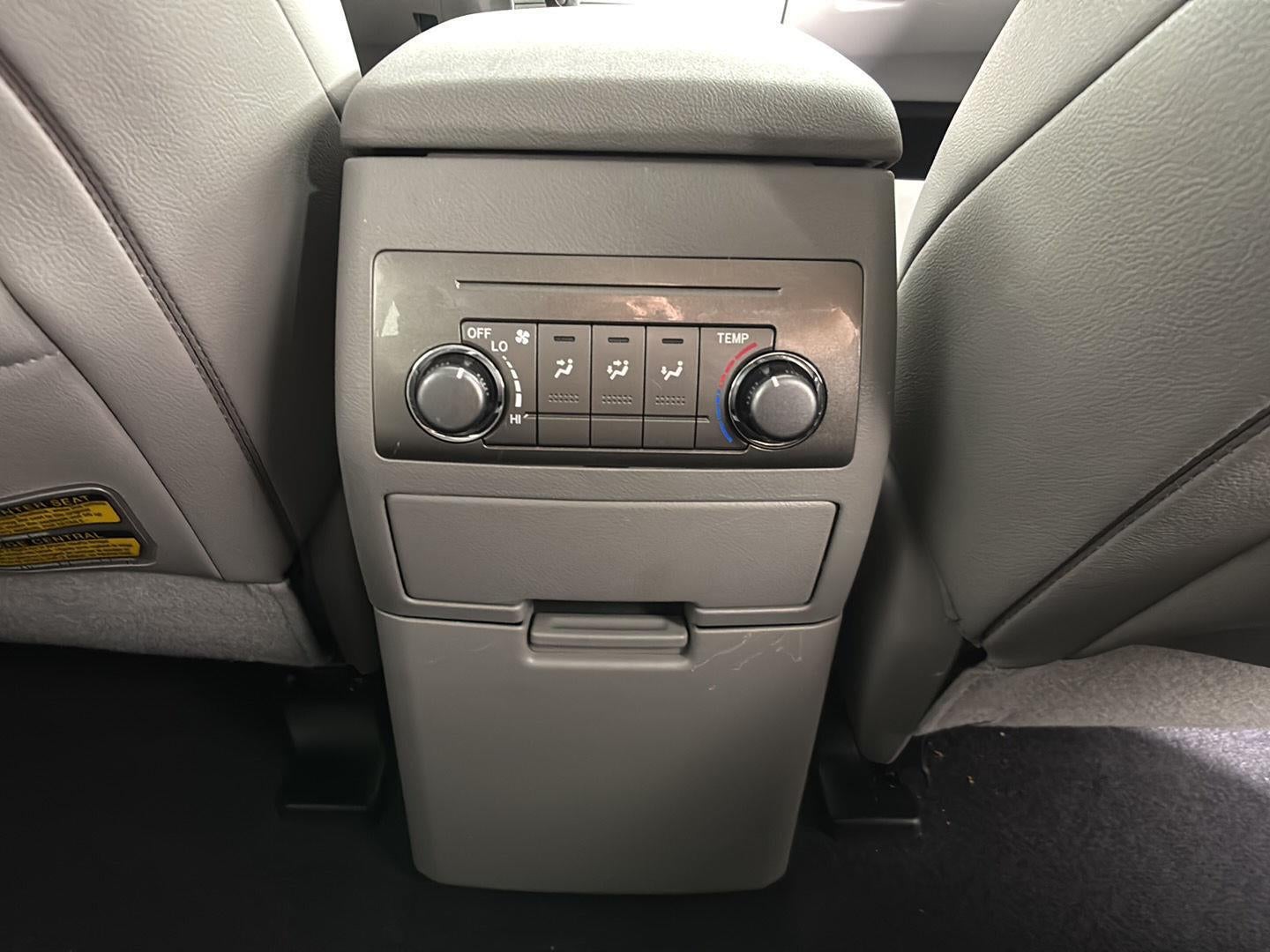 2013 Toyota HIGHLANDER Base