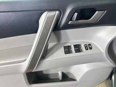 2013 Toyota HIGHLANDER Base