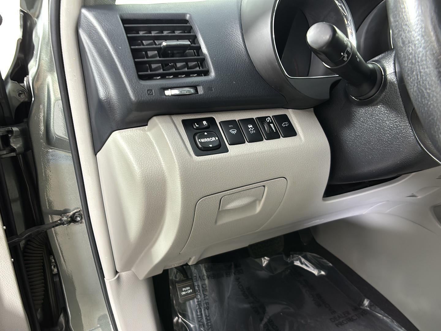 2013 Toyota HIGHLANDER Base