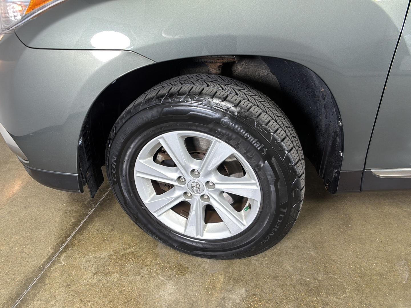 2013 Toyota HIGHLANDER Base