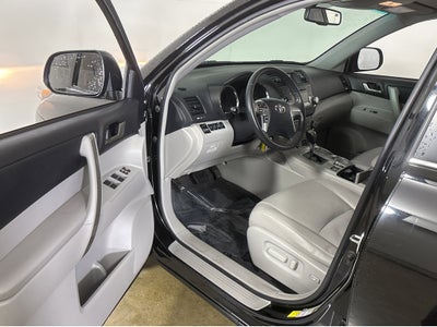 2012 Toyota Highlander SE