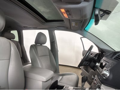 2012 Toyota Highlander SE