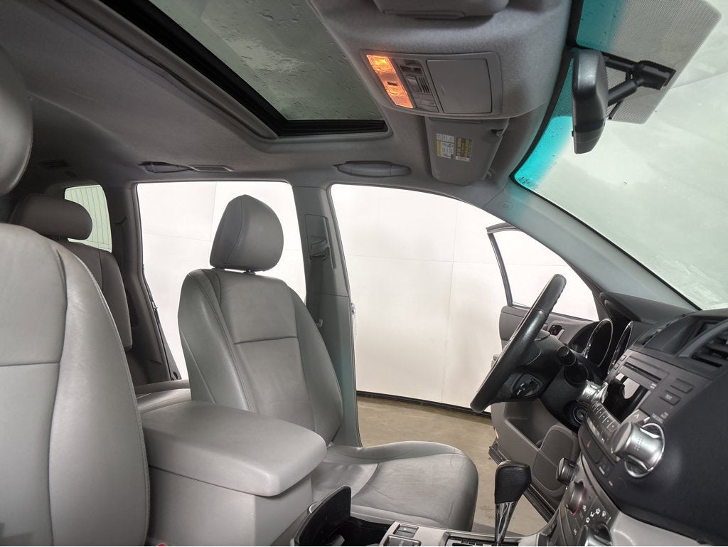 2012 Toyota Highlander SE