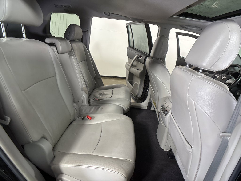 2012 Toyota Highlander SE