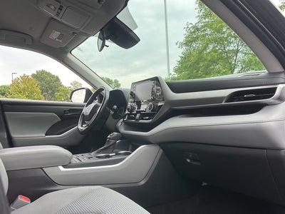 2022 Toyota Highlander LE