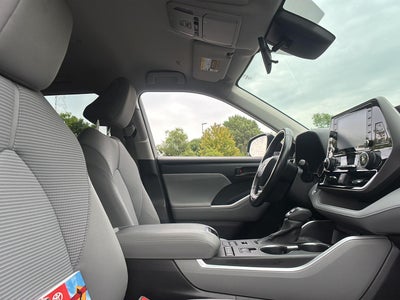 2022 Toyota Highlander LE