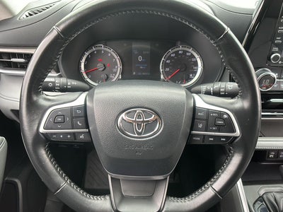 2022 Toyota Highlander LE