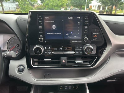 2022 Toyota Highlander LE