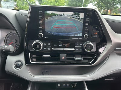 2022 Toyota Highlander LE