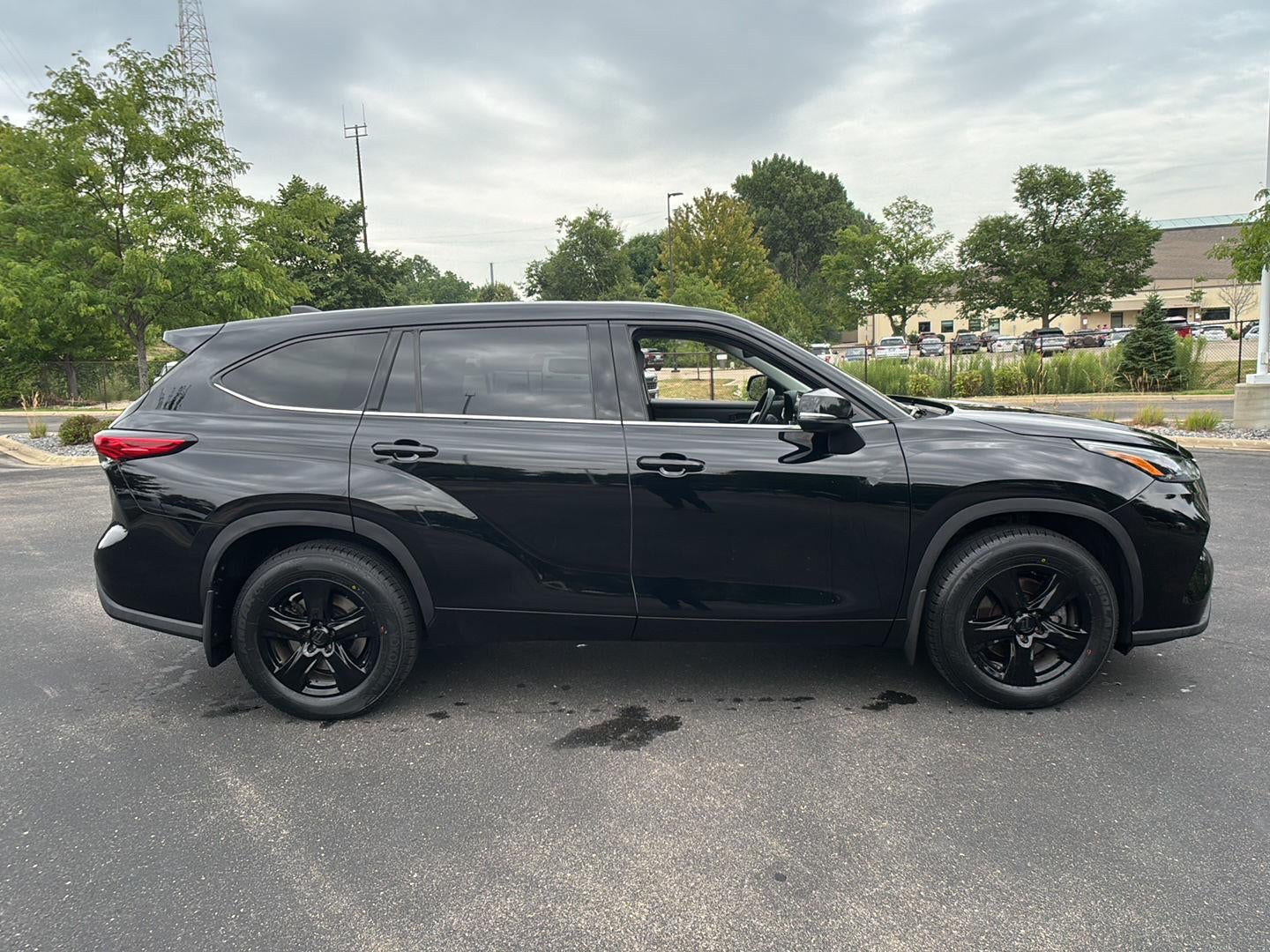 2022 Toyota Highlander LE