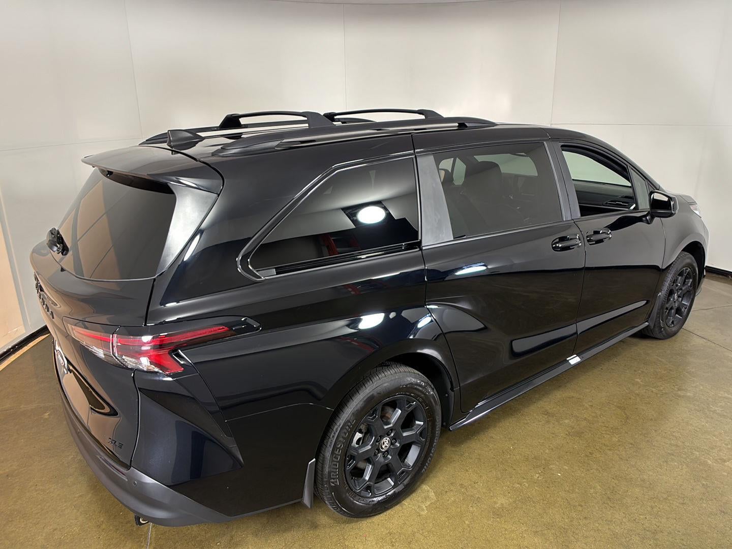 2025 Toyota Sienna Woodland Edition
