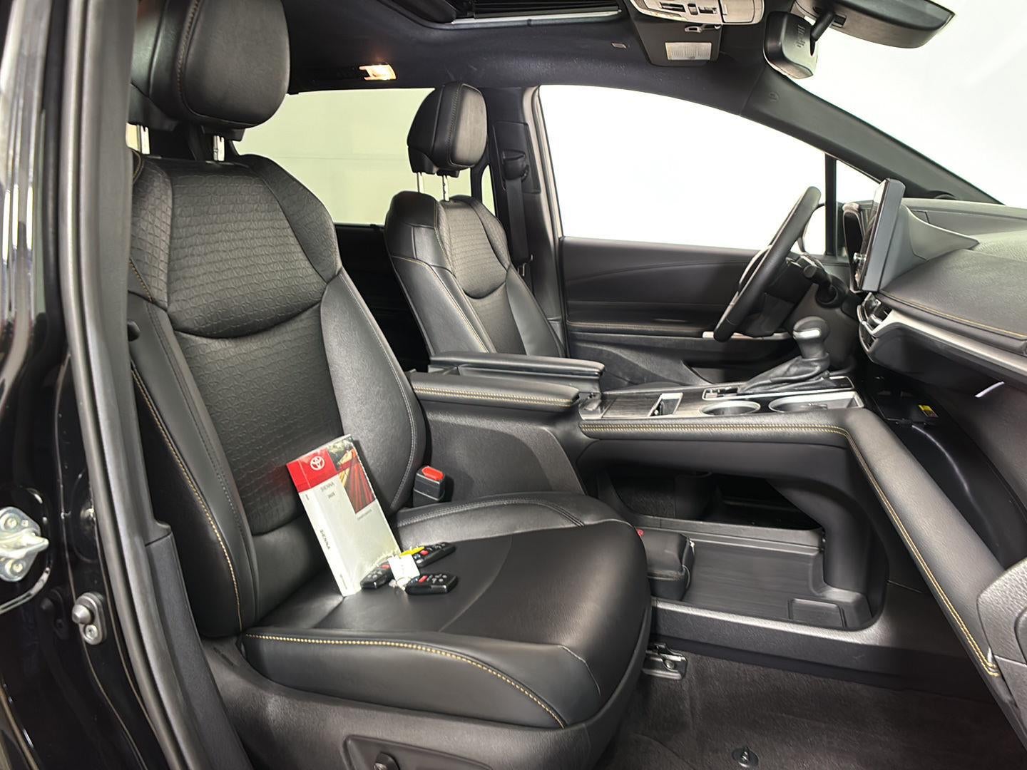 2025 Toyota Sienna Woodland Edition