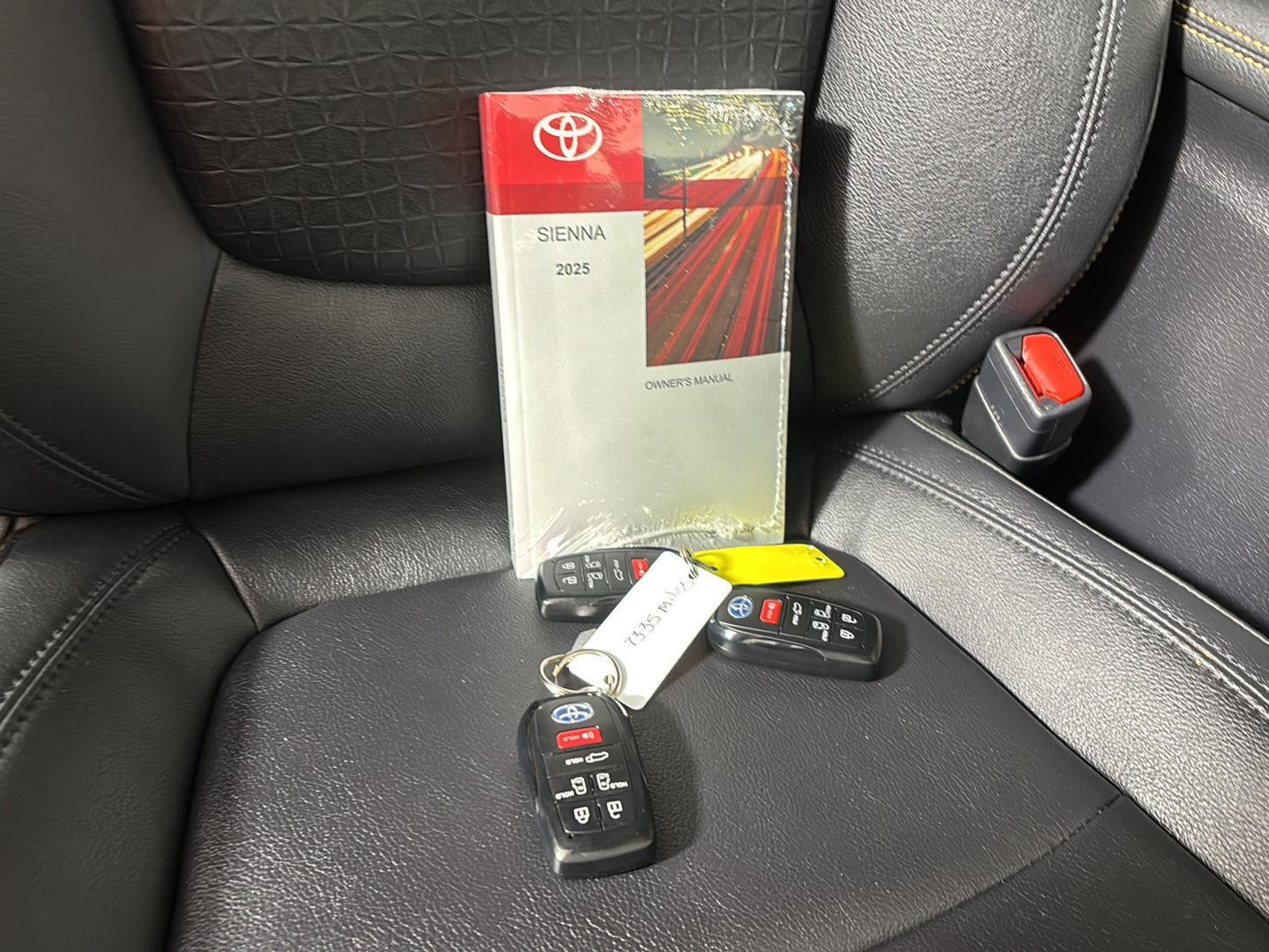 2025 Toyota Sienna Woodland Edition