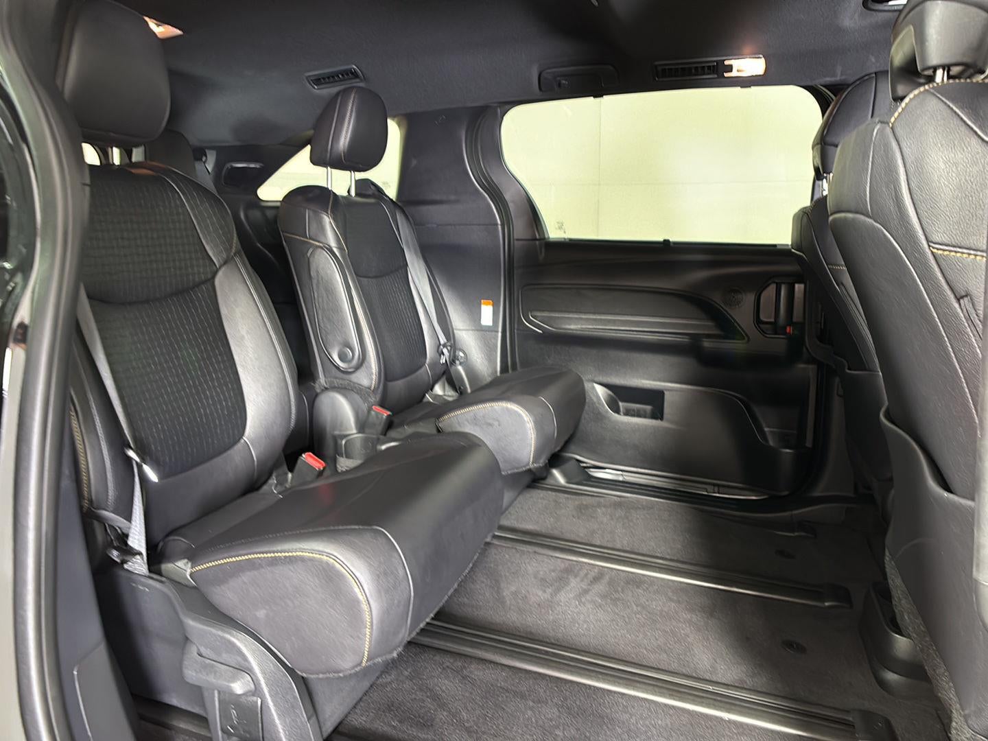 2025 Toyota Sienna Woodland Edition