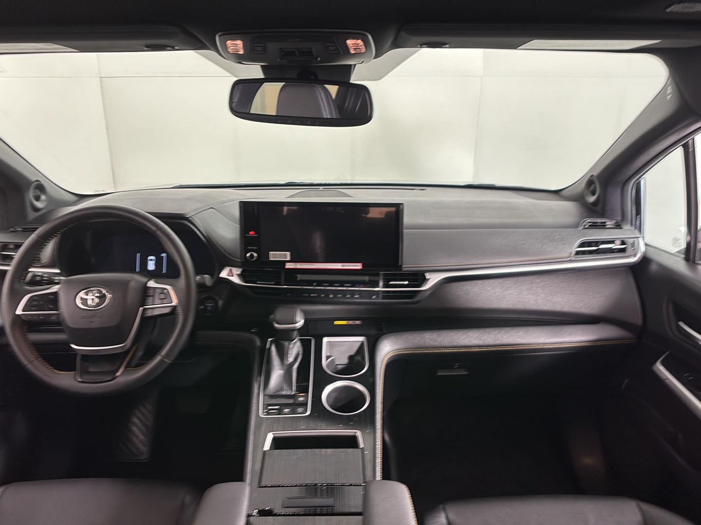 2025 Toyota Sienna Woodland Edition