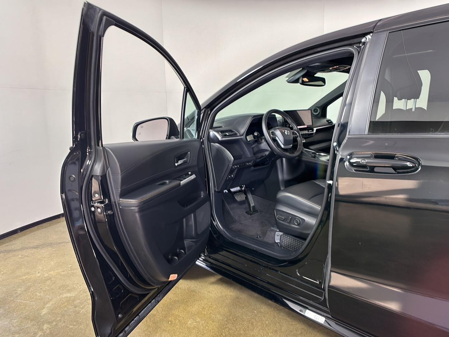 2025 Toyota Sienna Woodland Edition