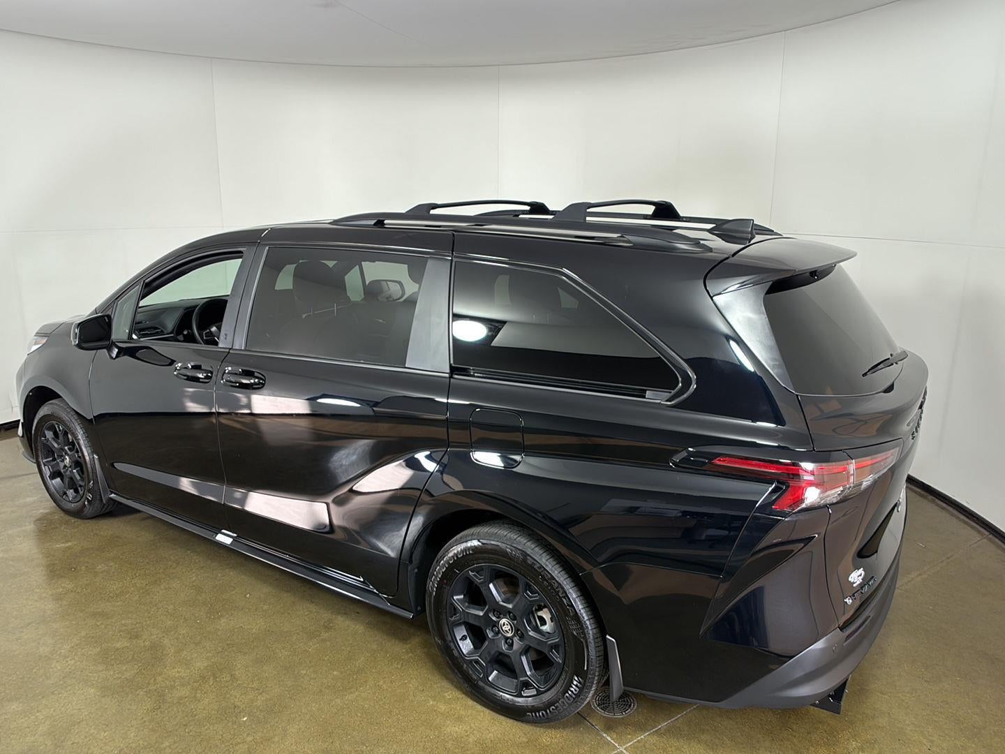 2025 Toyota Sienna Woodland Edition