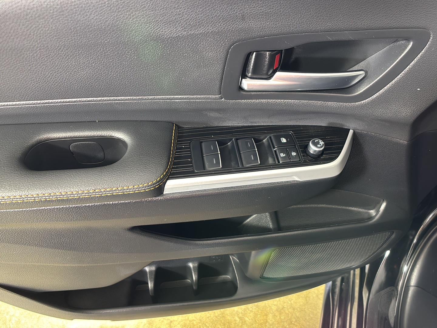 2025 Toyota Sienna Woodland Edition