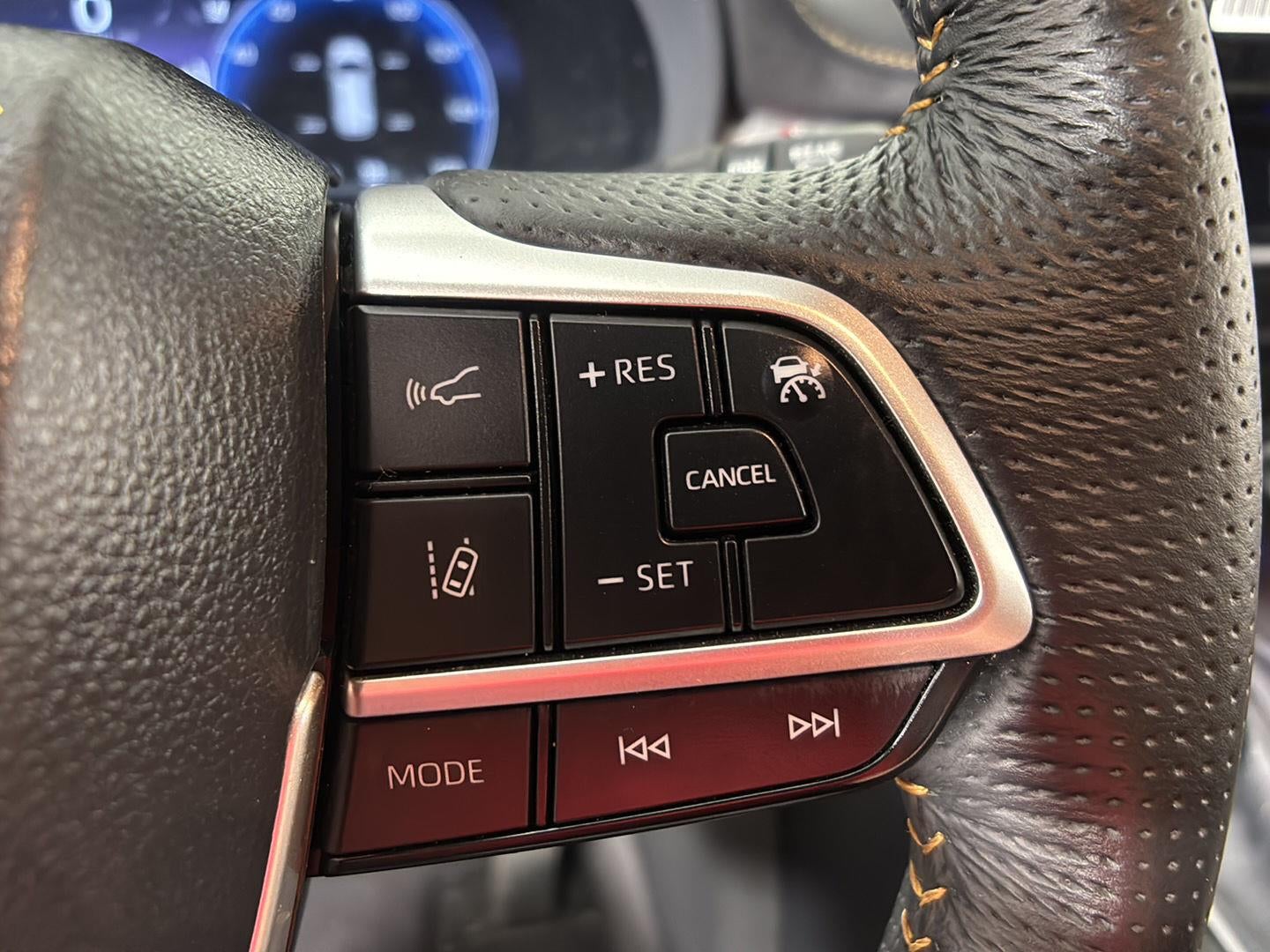 2025 Toyota Sienna Woodland Edition
