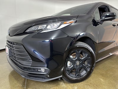 2025 Toyota Sienna Woodland Edition