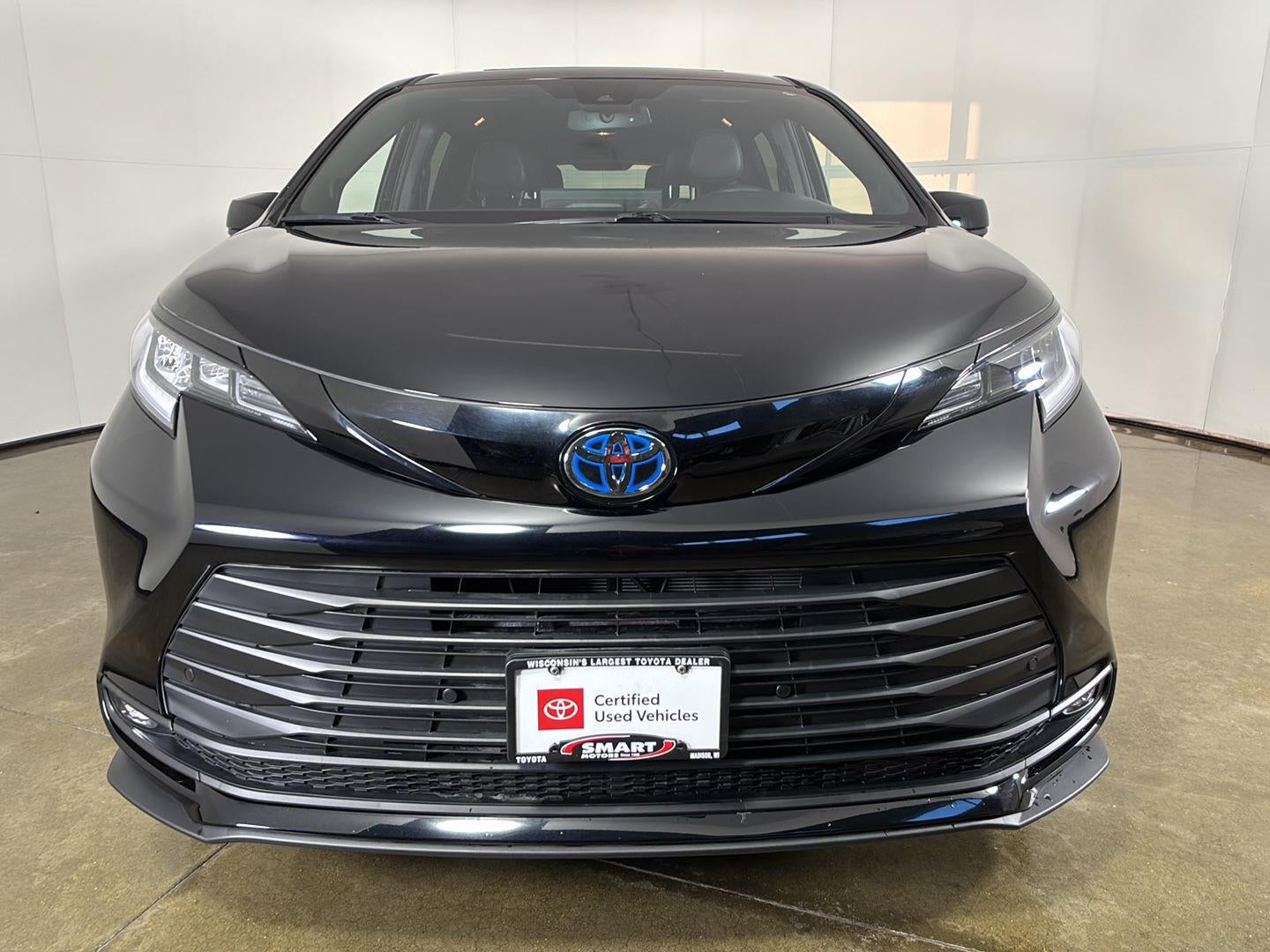 2025 Toyota Sienna Woodland Edition